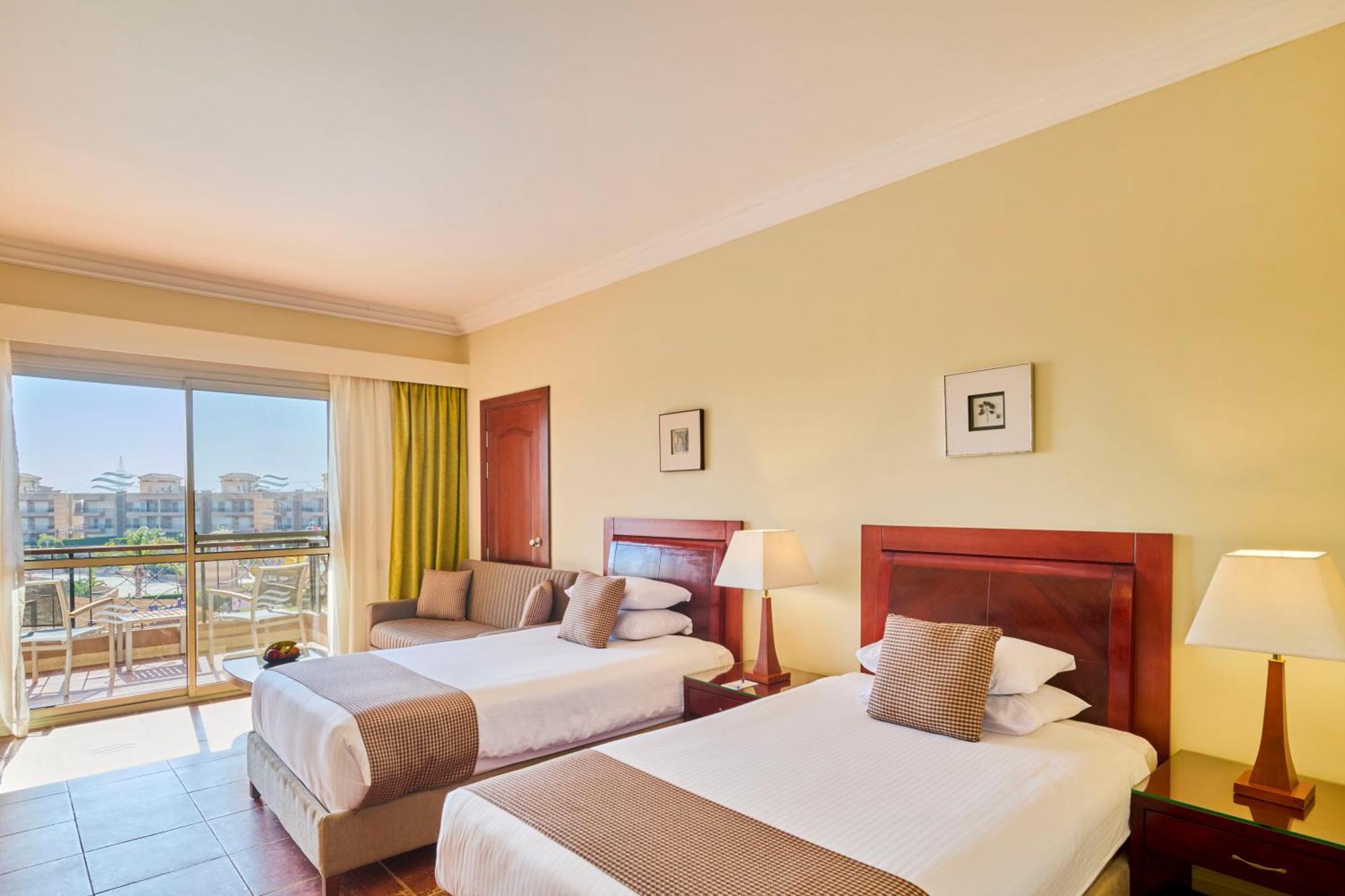 אתר נופש Coral Sea And Aqua Park 4*