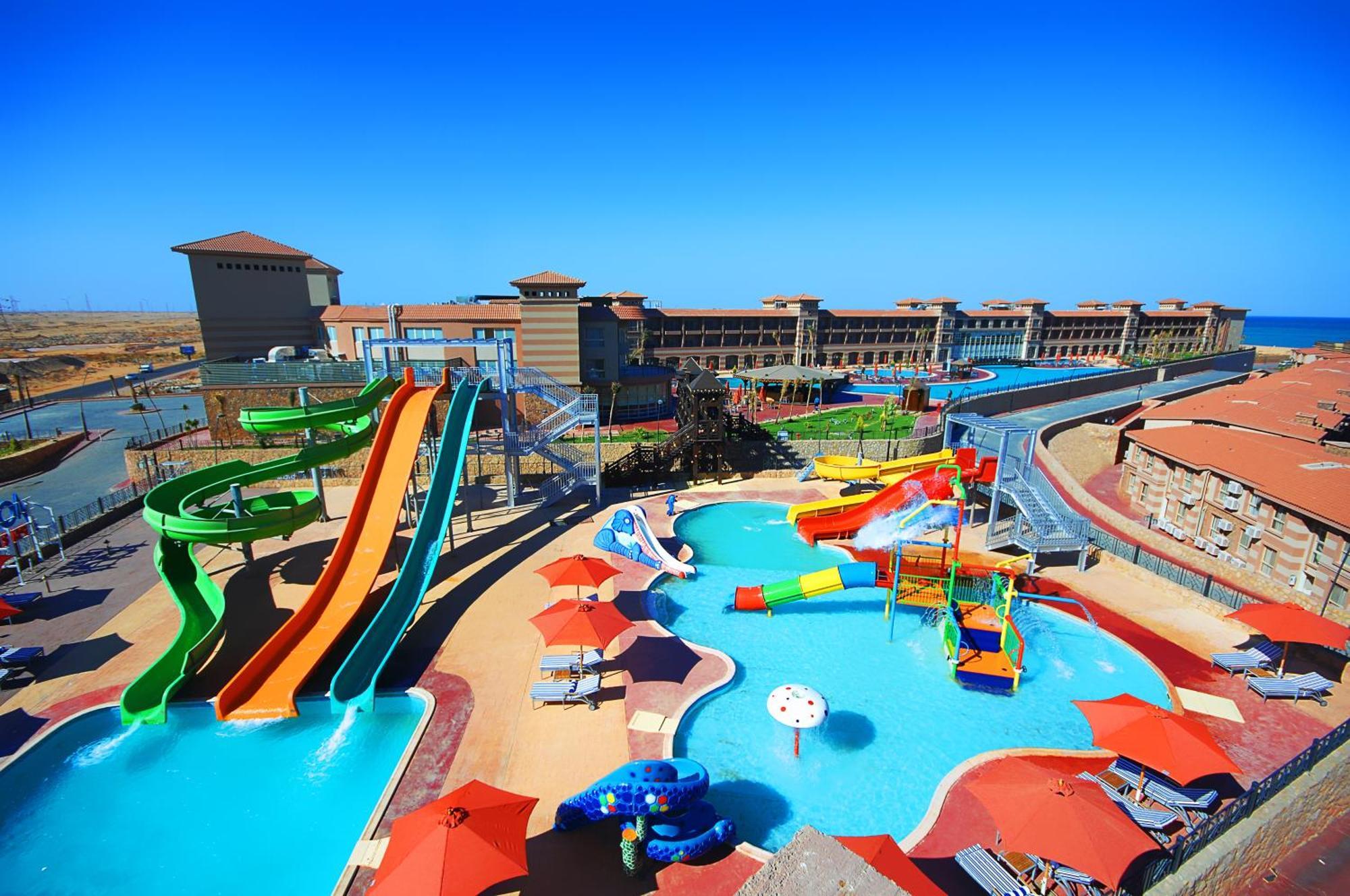 Coral Sea And Aqua Park Resort